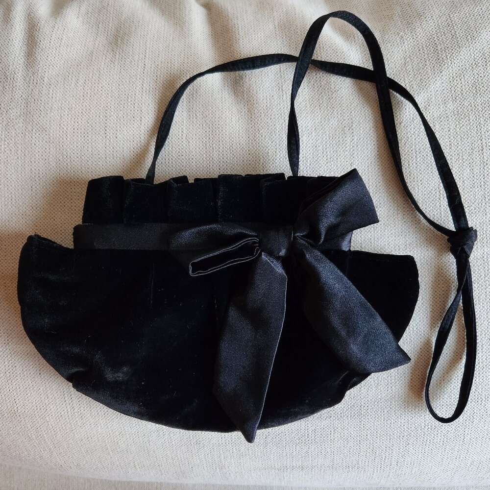 🇨🇦 Black Velvet Evening Bag with Satin Bow